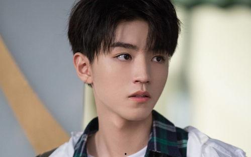 王俊凯最新娱乐爆料,揭秘偶像背后的故事与成长 第2张 王俊凯最新娱乐爆料,揭秘偶像背后的故事与成长 第2张